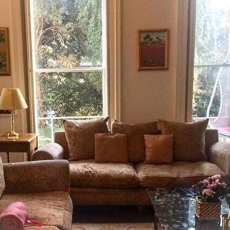 Huge Edwardian Room With 2 Balconies 팰머스 외부 사진
